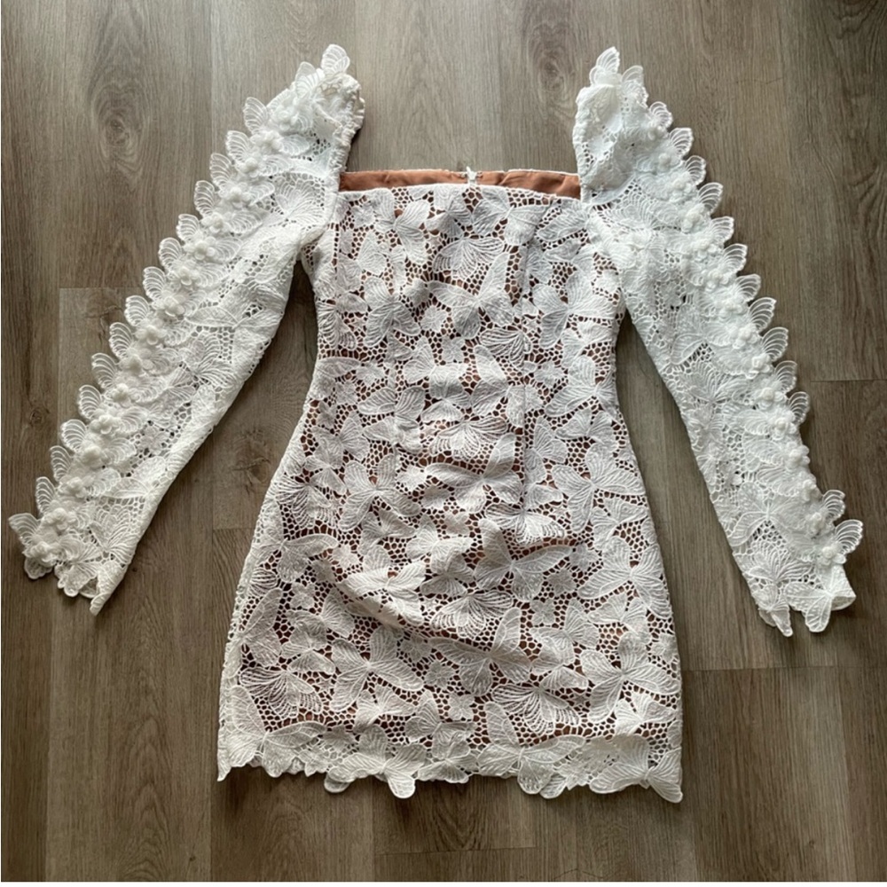 elliatt verona white lace & mesh butterfly detail long sleeve mini dress medium